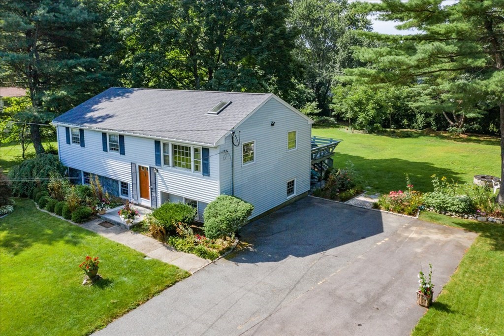 92 Greenwood Road Andover, MA 01810 - Photo 3 of 36 Gallery Image 3