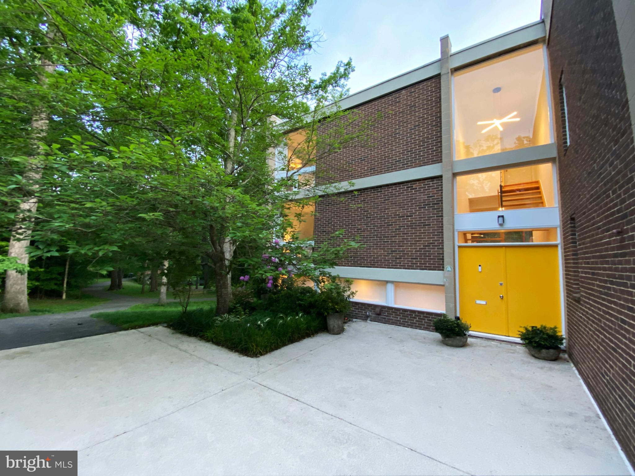 11509 Maple Ridge Road Reston, VA 20190 - Photo 1 of 51 Gallery Image 1