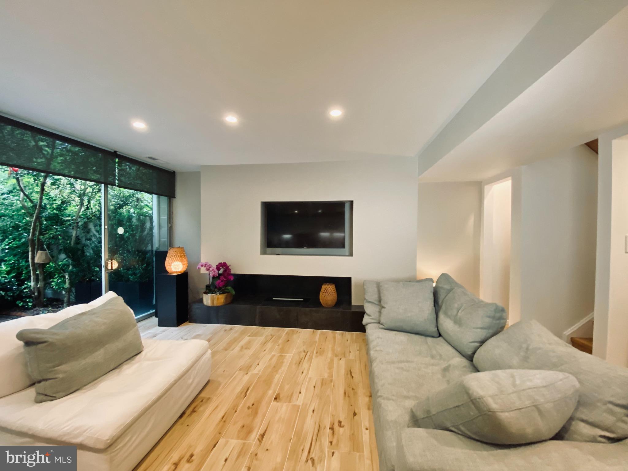 11509 Maple Ridge Road Reston, VA 20190 - Photo 3 of 51 Gallery Image 3