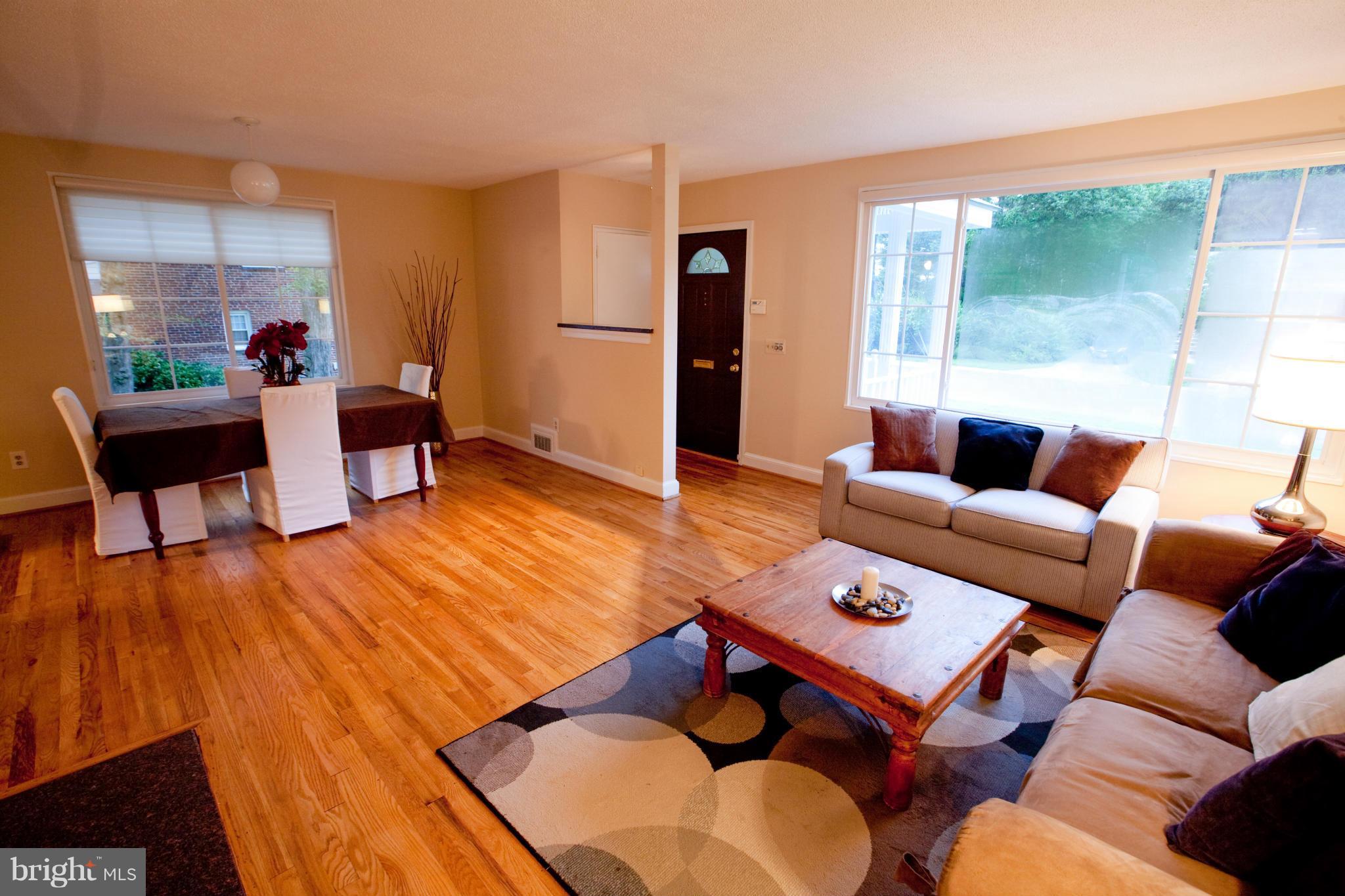 200 East Melbourne Avenue Silver Spring, MD 20901 - Photo 6 of 30 Living Room
