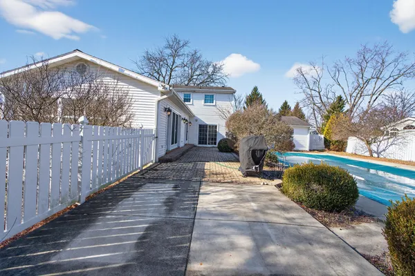 $389,900 | 829 Thorntree Boulevard, Jackson, MI 49203