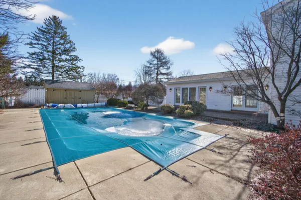 $389,900 | 829 Thorntree Boulevard, Jackson, MI 49203