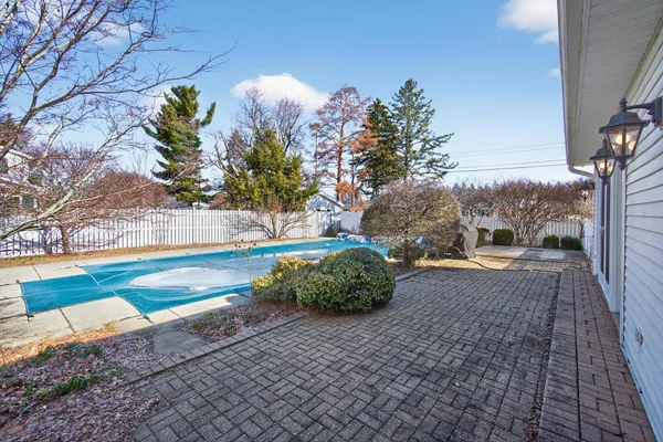 $389,900 | 829 Thorntree Boulevard, Jackson, MI 49203