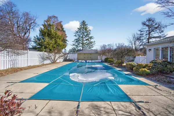 $389,900 | 829 Thorntree Boulevard, Jackson, MI 49203