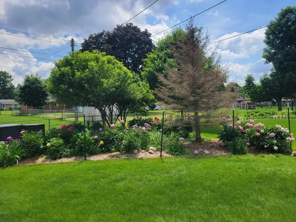 $389,900 | 829 Thorntree Boulevard, Jackson, MI 49203