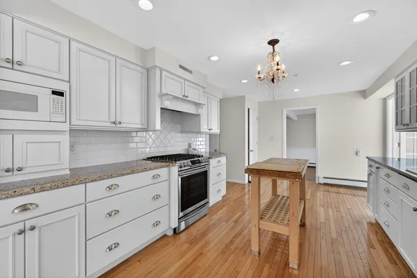 $389,900 | 829 Thorntree Boulevard, Jackson, MI 49203