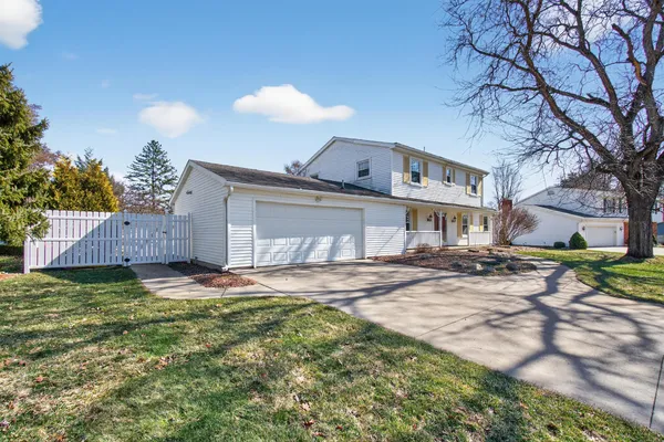 $389,900 | 829 Thorntree Boulevard, Jackson, MI 49203