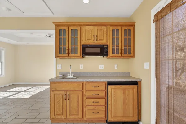 $389,900 | 829 Thorntree Boulevard, Jackson, MI 49203