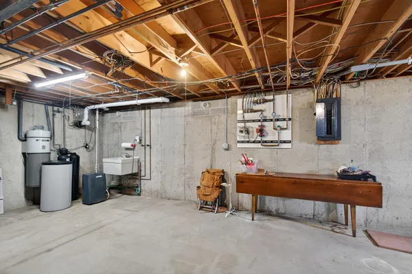 $389,900 | 829 Thorntree Boulevard, Jackson, MI 49203