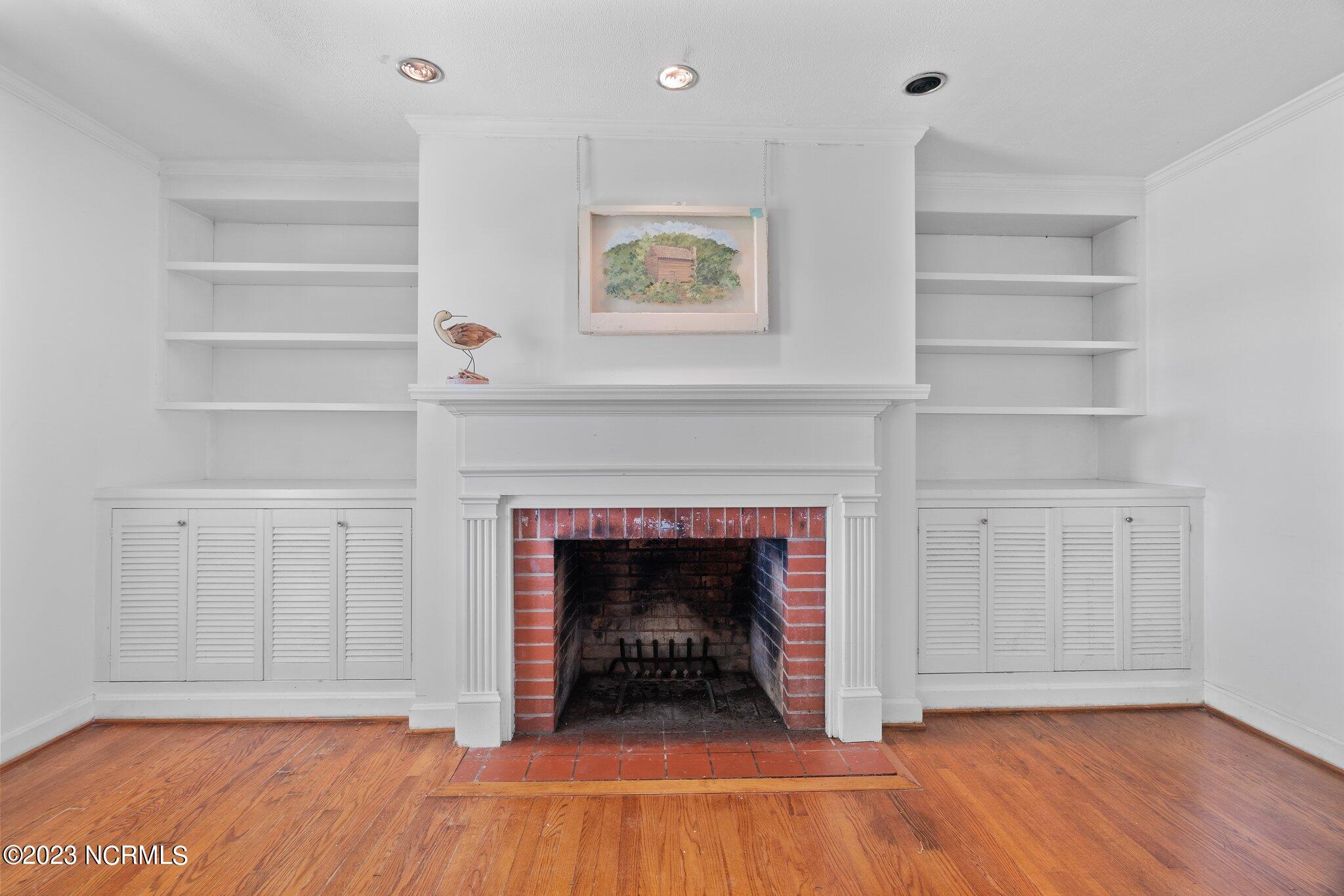325 Cross Road Roper, NC 27970 - Photo 12 of 28 Living Room
