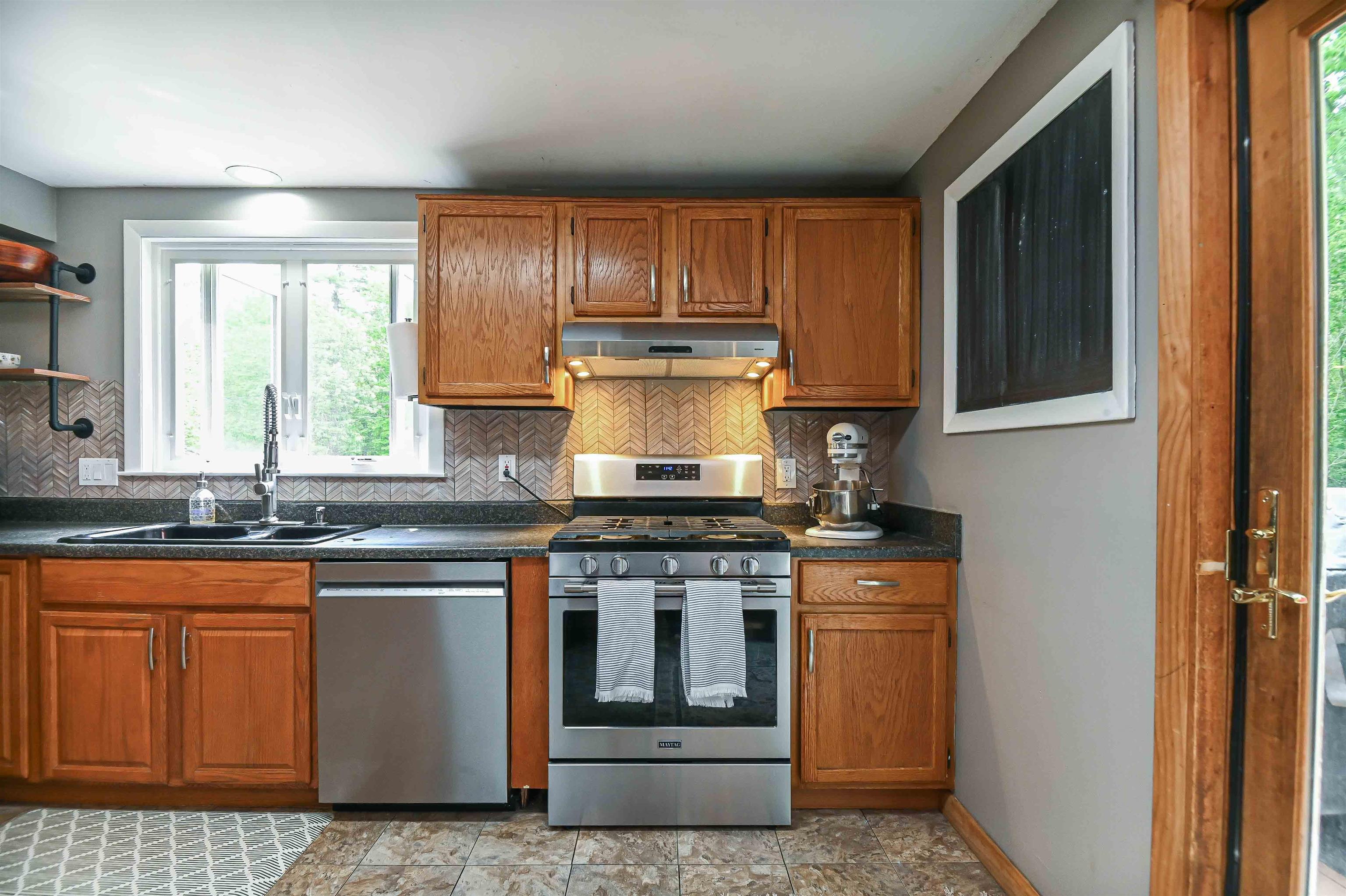 15 Birnum Woods Road Stratham, NH 03885 - Photo 8 of 40