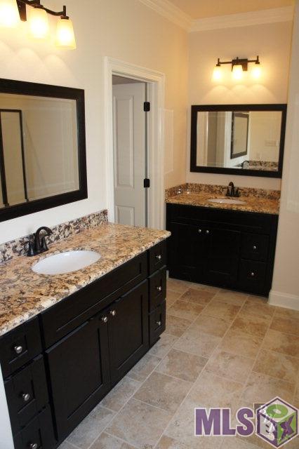 119 Rue Saint Courtney Houma, LA 70360 - Photo 6 of 7 Master Bathroom