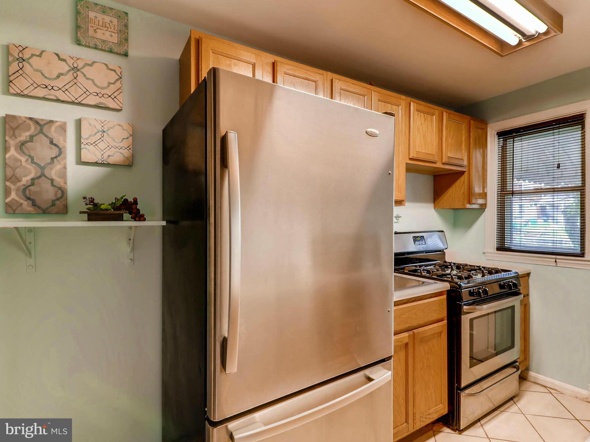 3935 Kenyon Avenue Baltimore, MD 21213 - Photo 6 of 23 Kitchen
