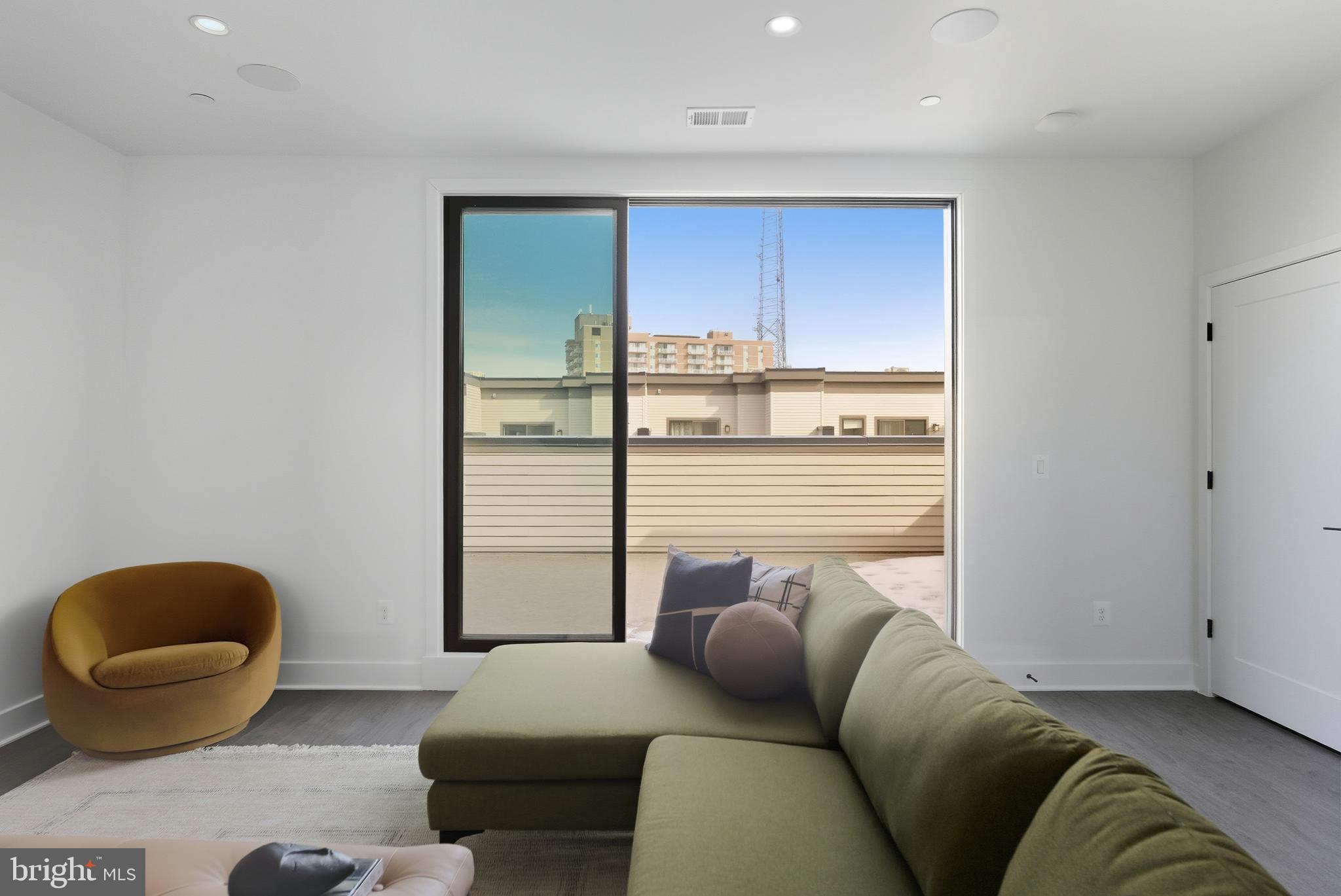 5354 Zenith Overlook Bethesda, MD 20816 - Photo 17 of 23