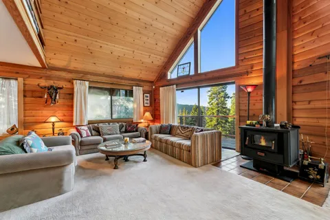 $999,000 | 12611 Muhlebach Way, Truckee, CA 96161