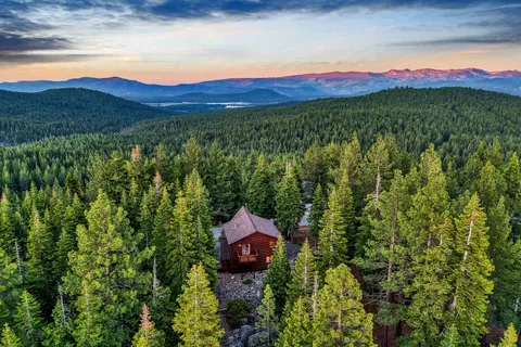 $999,000 | 12611 Muhlebach Way, Truckee, CA 96161