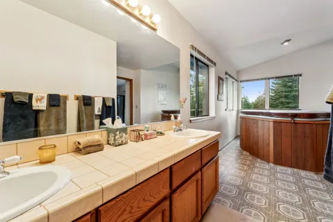 $999,000 | 12611 Muhlebach Way, Truckee, CA 96161