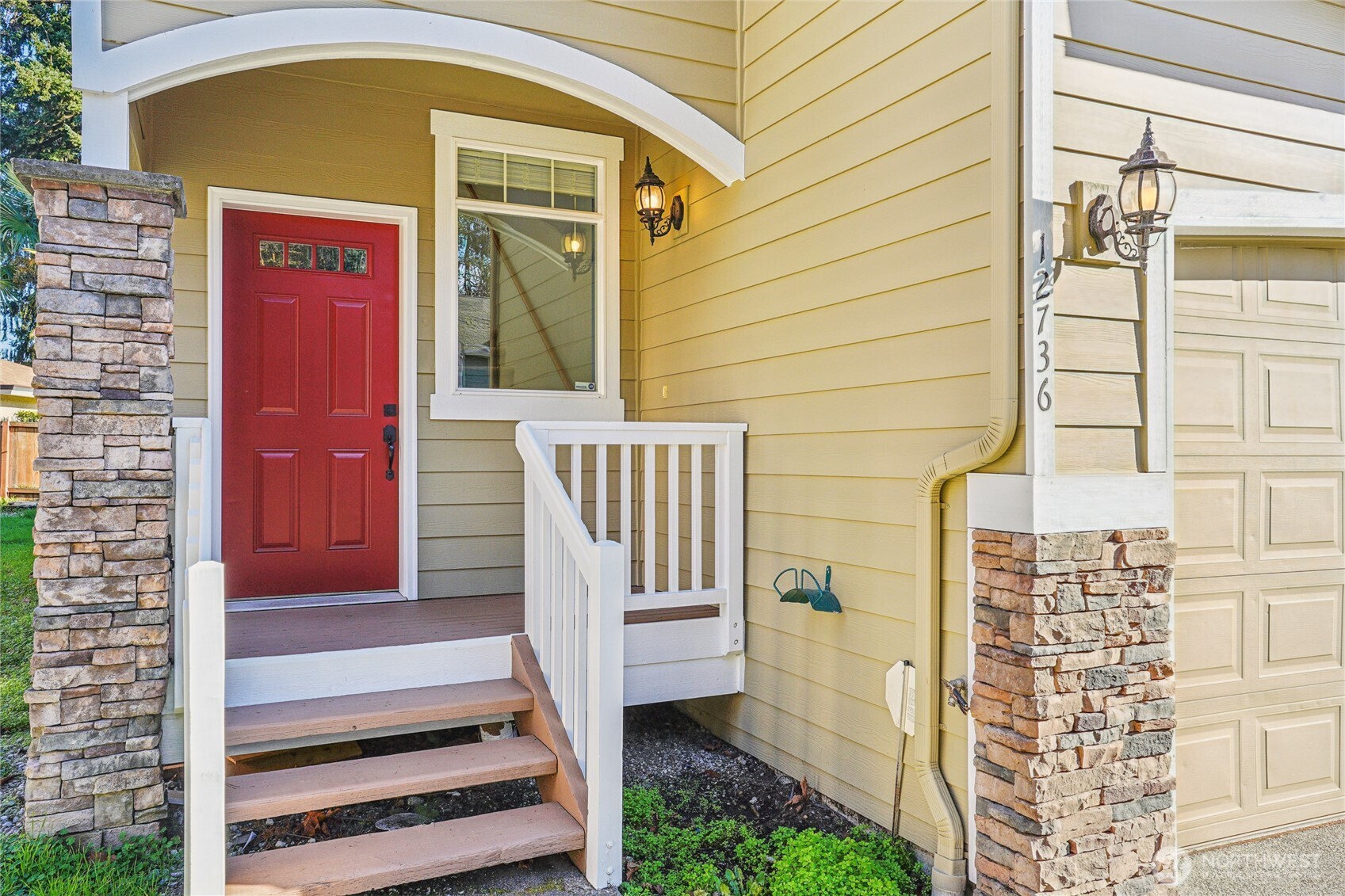 12736 67th Place South Seattle, WA 98178 - Photo 2 of 26