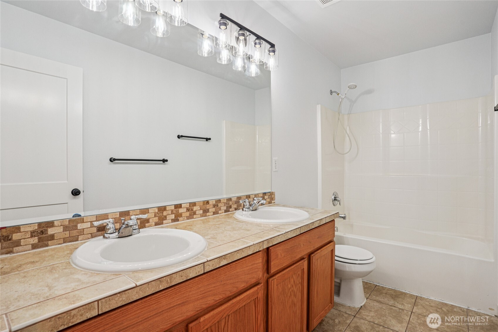 12736 67th Place South Seattle, WA 98178 - Photo 21 of 26