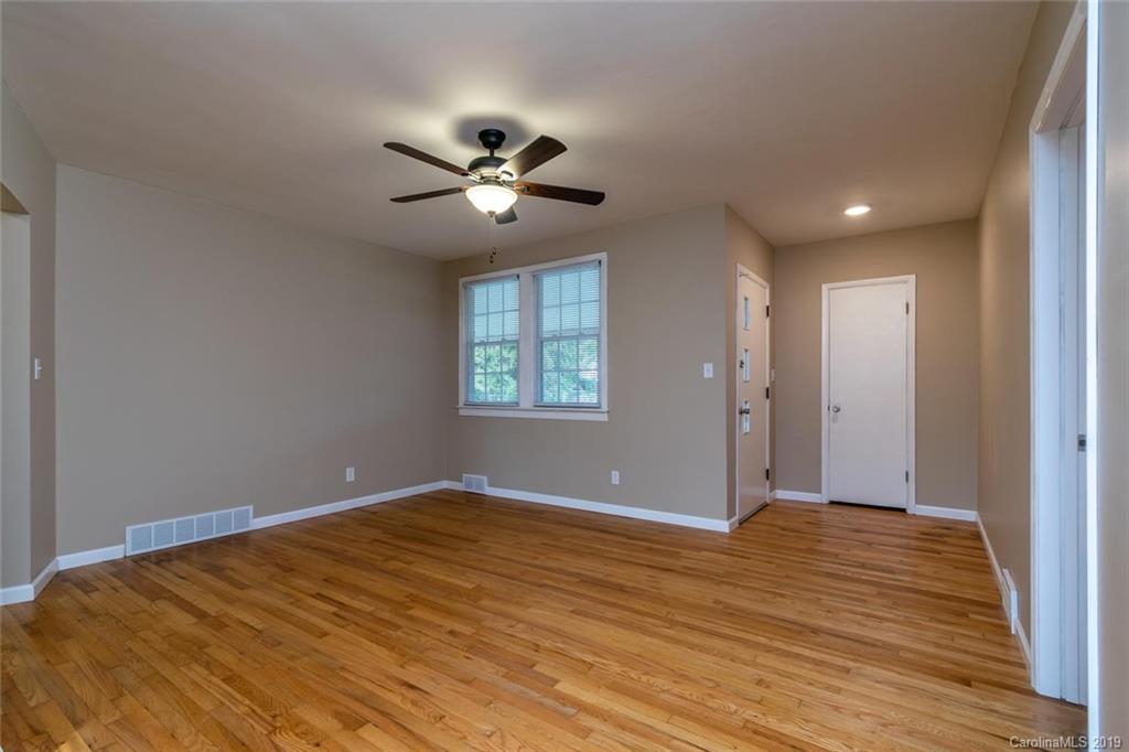 628 Hebron Road Hendersonville, NC 28739 - Photo 12 of 43 Gallery Image 12