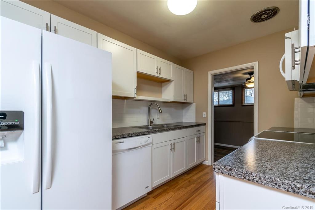 628 Hebron Road Hendersonville, NC 28739 - Photo 13 of 43 Gallery Image 13