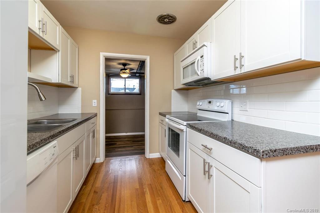628 Hebron Road Hendersonville, NC 28739 - Photo 14 of 43 Gallery Image 14