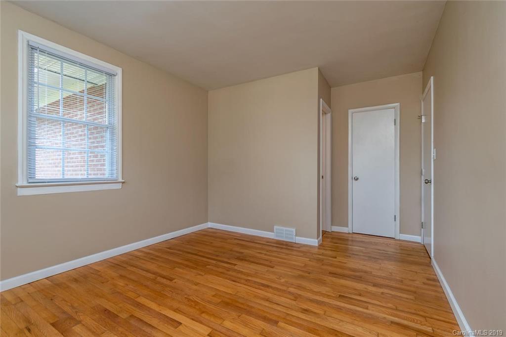 628 Hebron Road Hendersonville, NC 28739 - Photo 28 of 43 Gallery Image 28