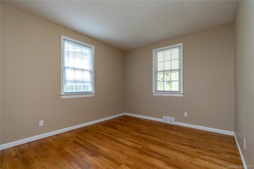 628 Hebron Road Hendersonville, NC 28739 - Photo 31 of 43 Gallery Image 31