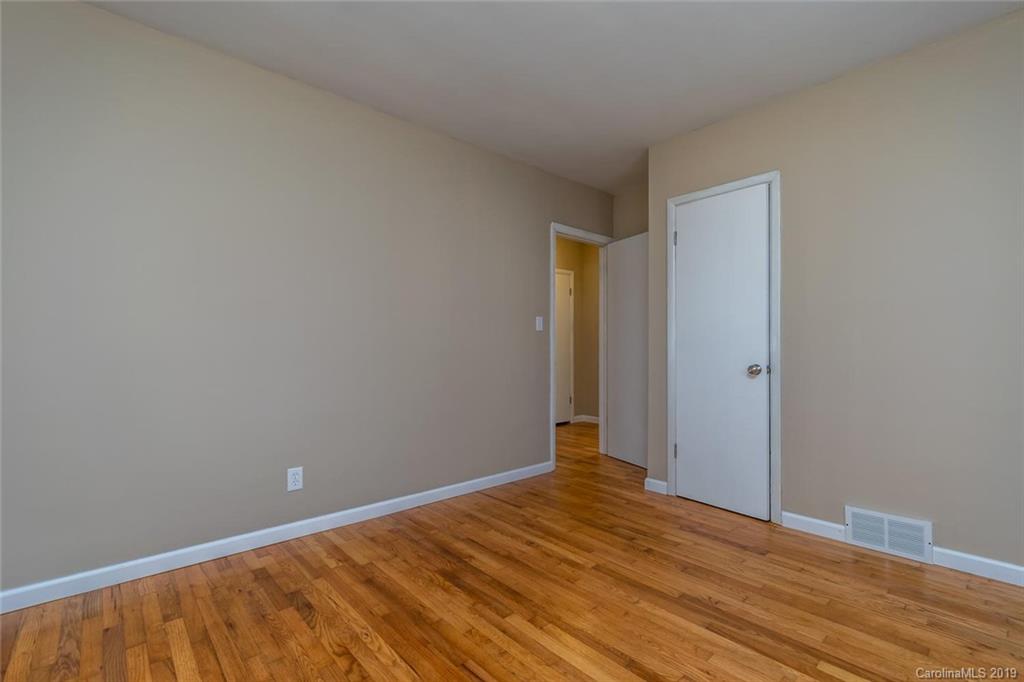628 Hebron Road Hendersonville, NC 28739 - Photo 33 of 43 Gallery Image 33