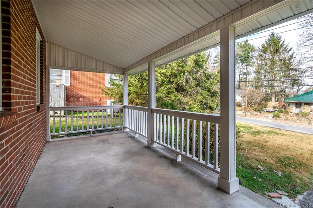 628 Hebron Road Hendersonville, NC 28739 - Photo 41 of 43 Gallery Image 41