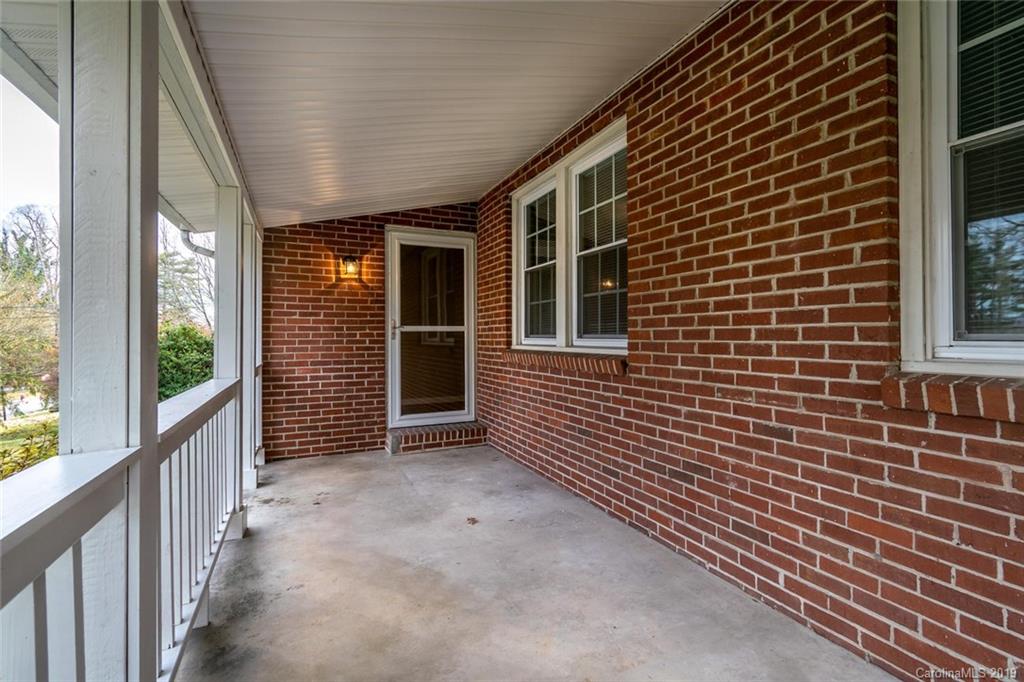 628 Hebron Road Hendersonville, NC 28739 - Photo 42 of 43 Gallery Image 42