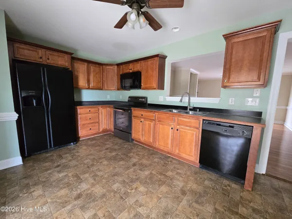 $1,650 | 313 South Square Drive, Unit A, Winterville, NC 28590