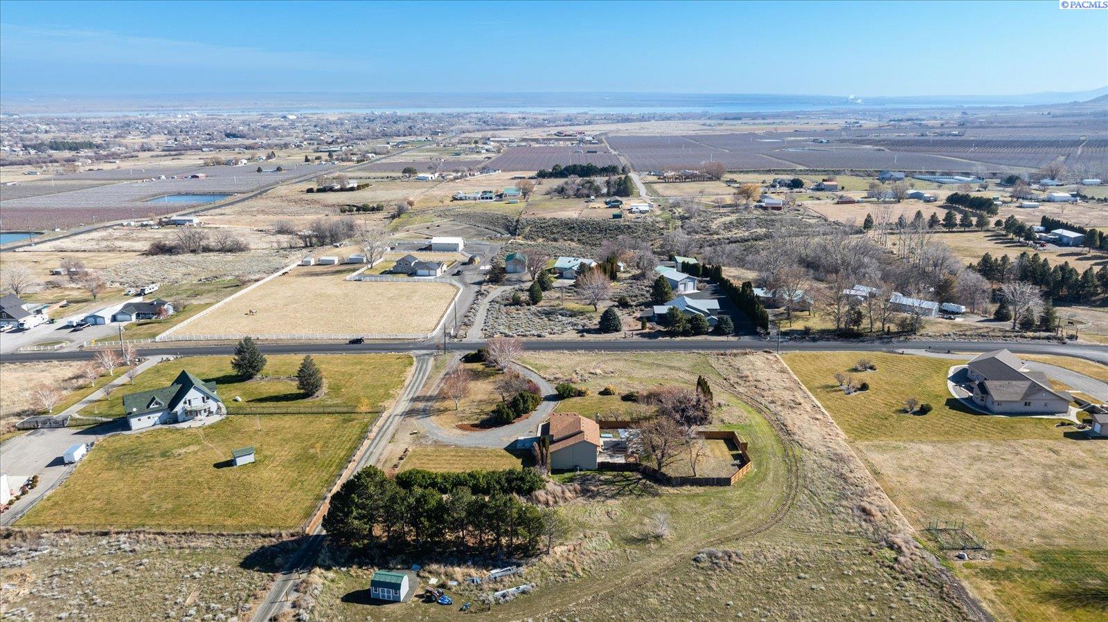 44808 South Fremont Road Kennewick, WA 99337 - Photo 3 of 47 Gallery Image 3