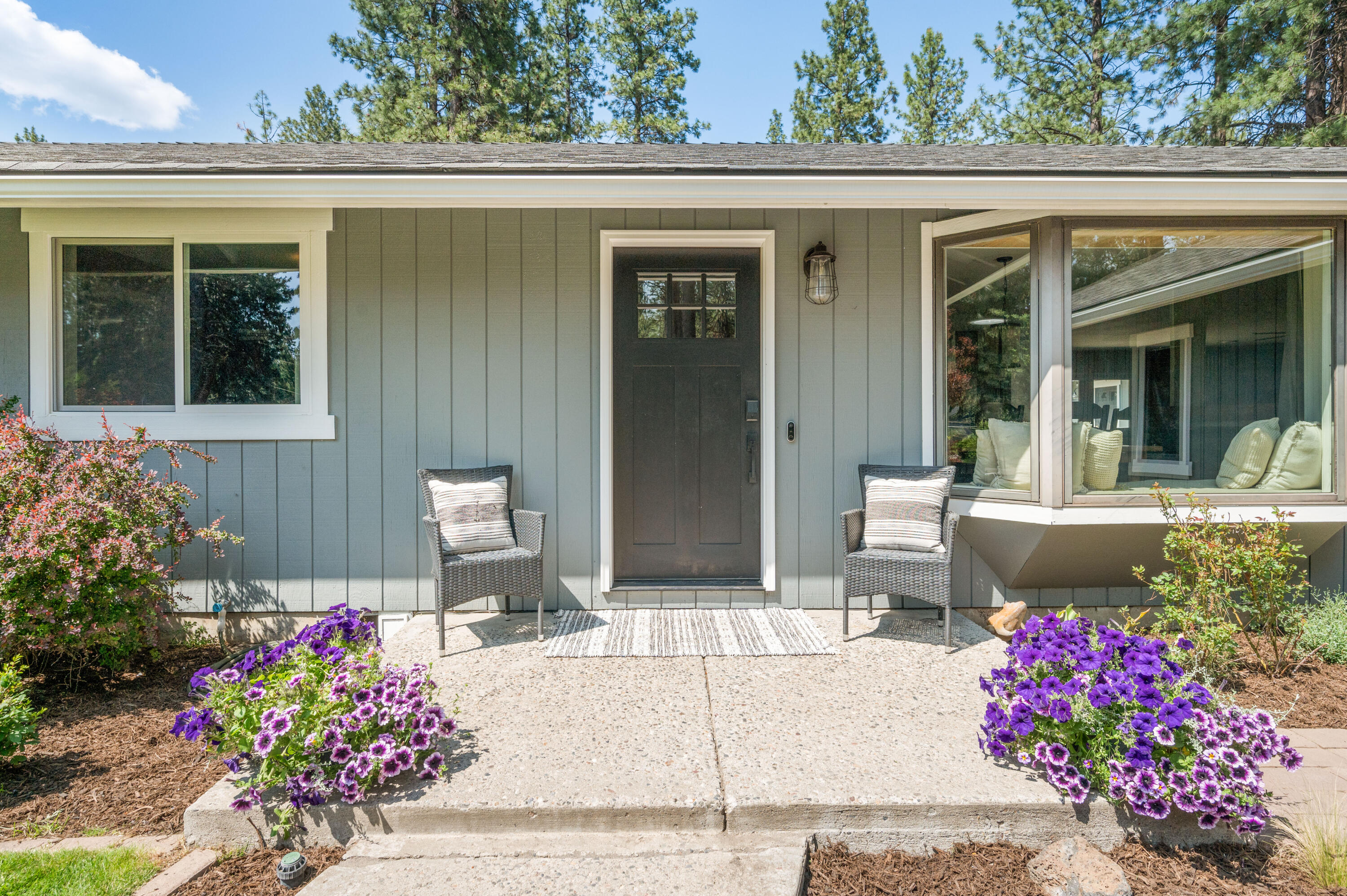 19096 Baker Road Bend, OR 97702 - Photo 6 of 41 Front Entrance