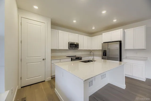 $884,900 | 12650 West Glasgow Place, Littleton, CO 80127