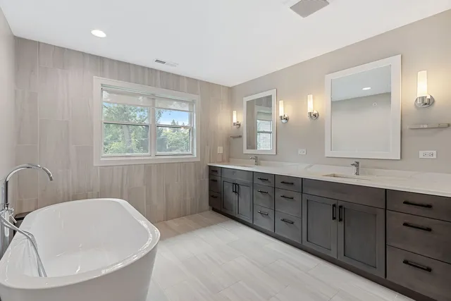 $1,250,000 | 1162 Sycamore Drive, Lake Zurich, IL 60047