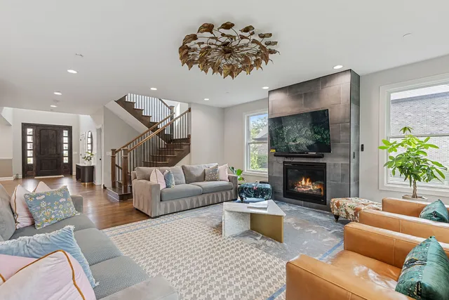 $1,250,000 | 1162 Sycamore Drive, Lake Zurich, IL 60047