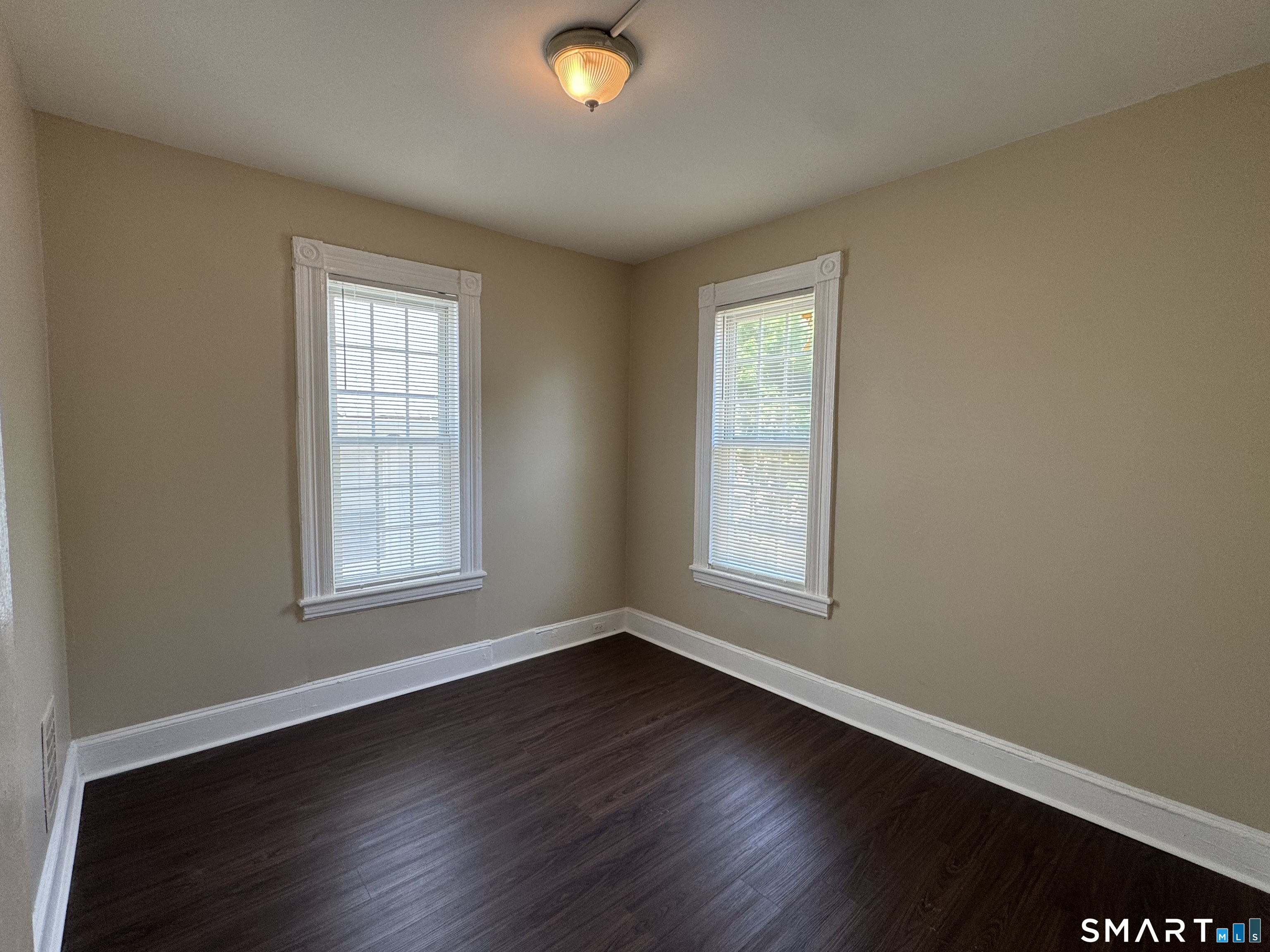 184 Pacific Street Bridgeport, CT 06604 - Photo 6 of 11