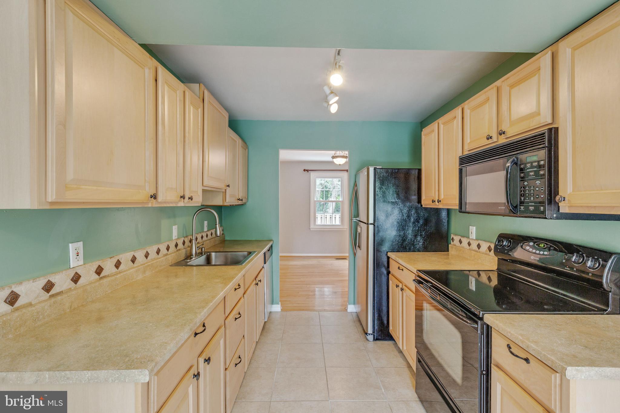 14 Oak Shade Road Gaithersburg, MD 20878 - Photo 16 of 44 Gallery Image 16