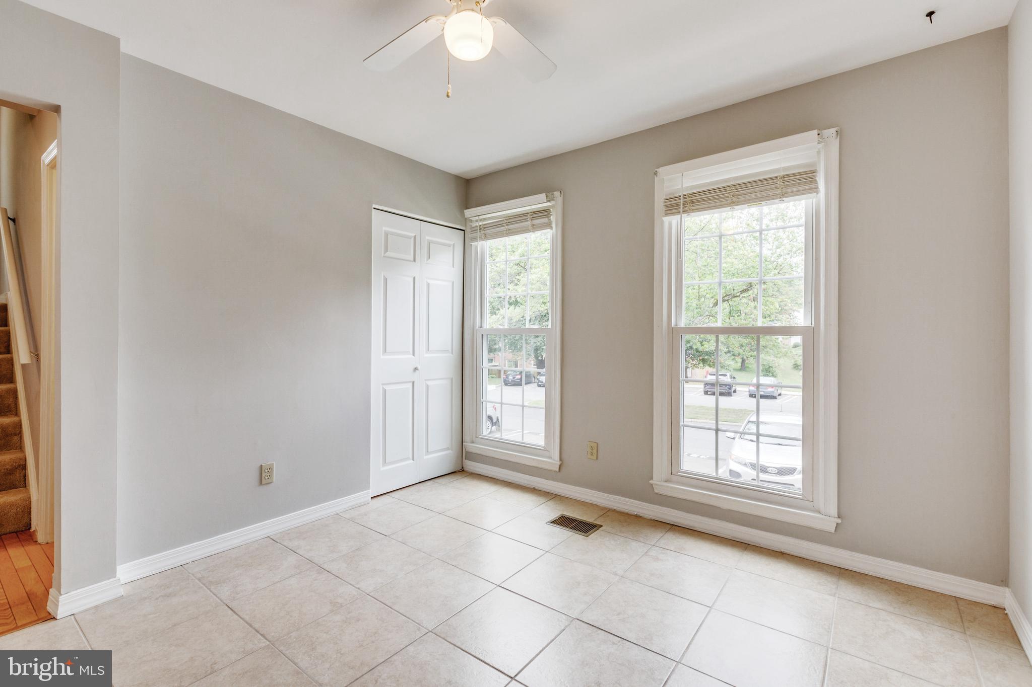 14 Oak Shade Road Gaithersburg, MD 20878 - Photo 17 of 44 Kitchen Eating area