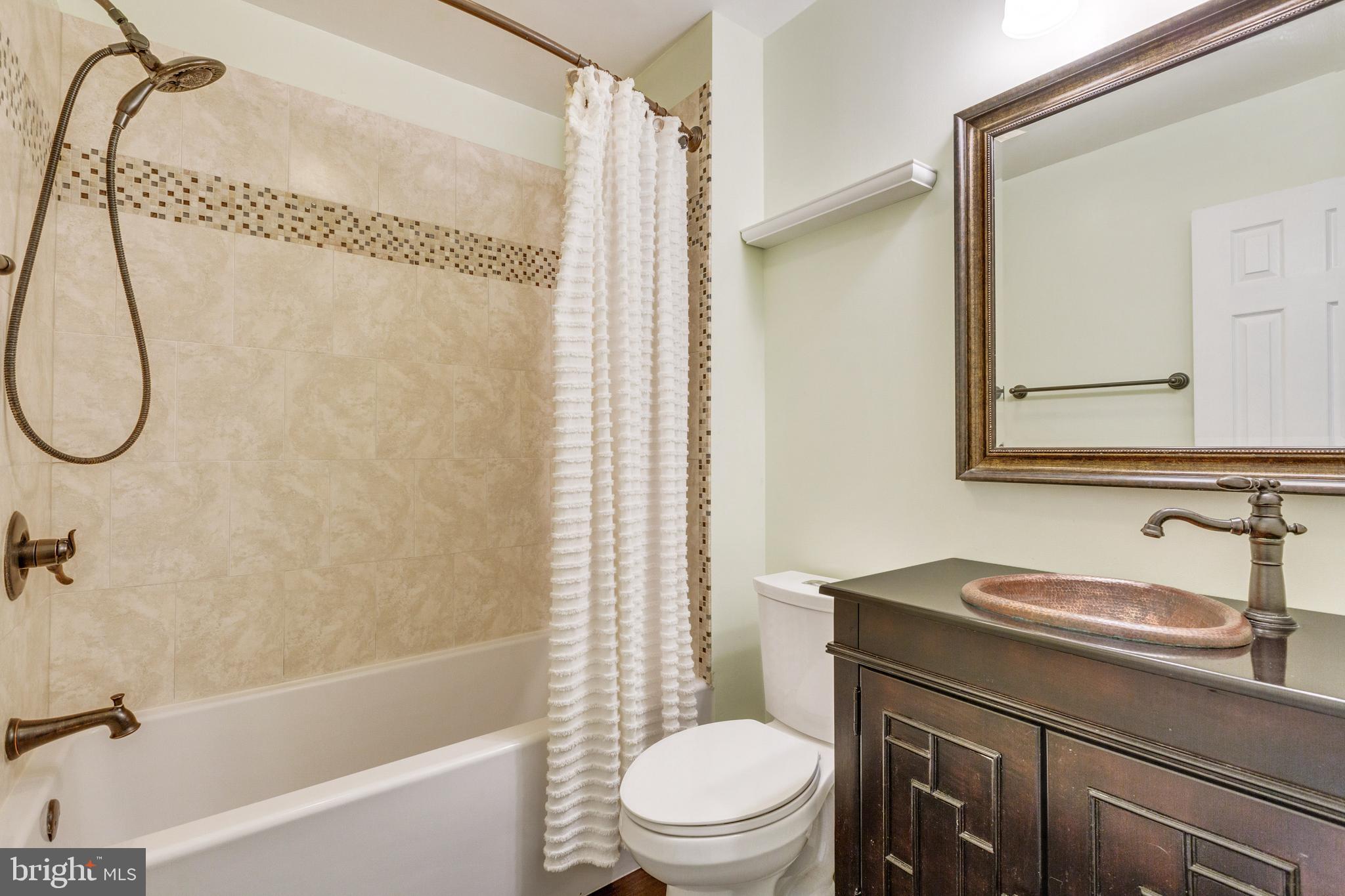 14 Oak Shade Road Gaithersburg, MD 20878 - Photo 25 of 44 Hall bath