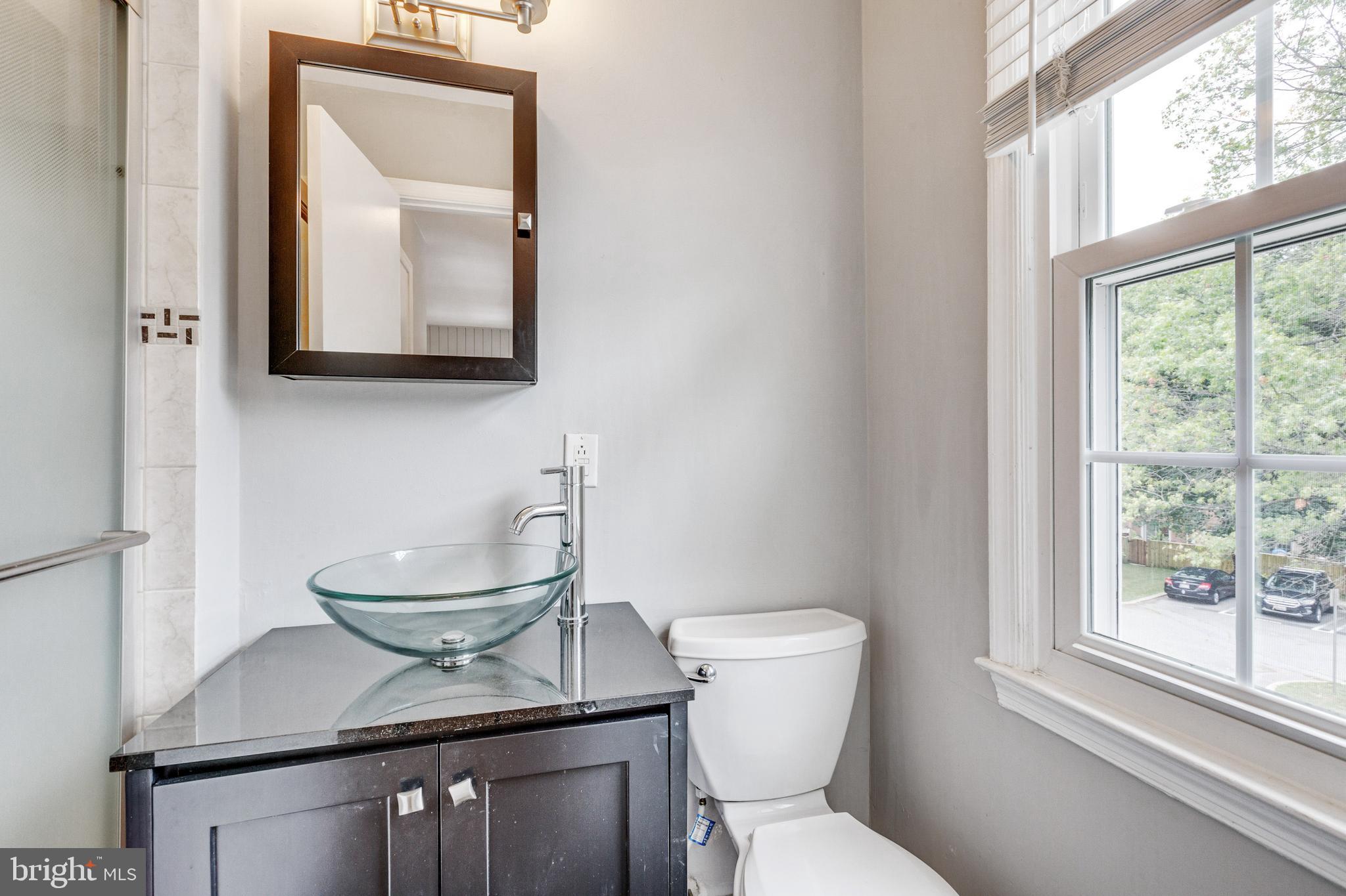 14 Oak Shade Road Gaithersburg, MD 20878 - Photo 34 of 44 Primary Bath