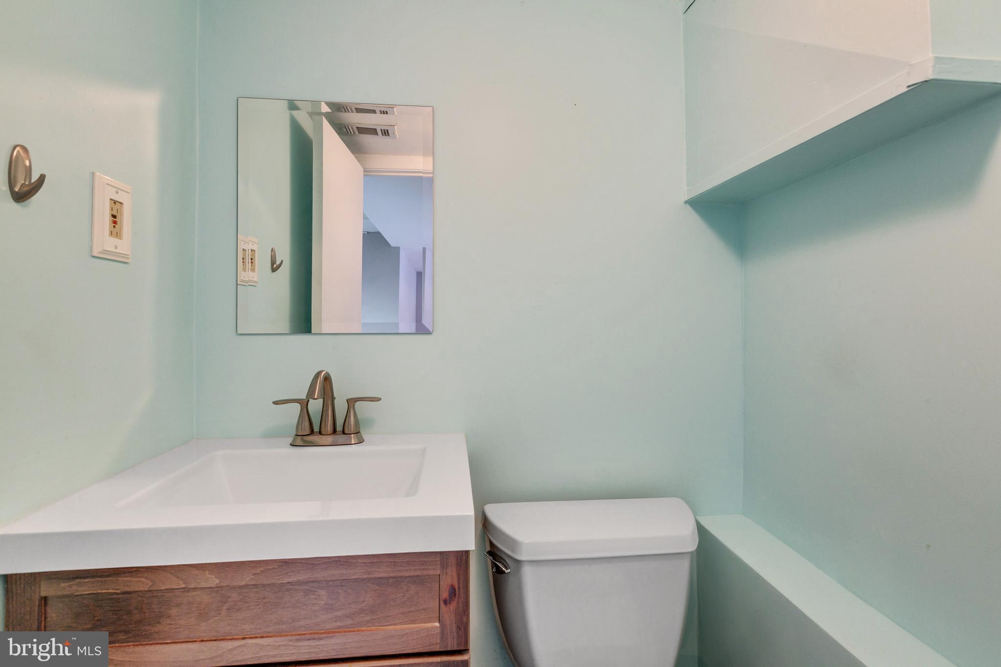 14 Oak Shade Road Gaithersburg, MD 20878 - Photo 38 of 44 Lower level half bath