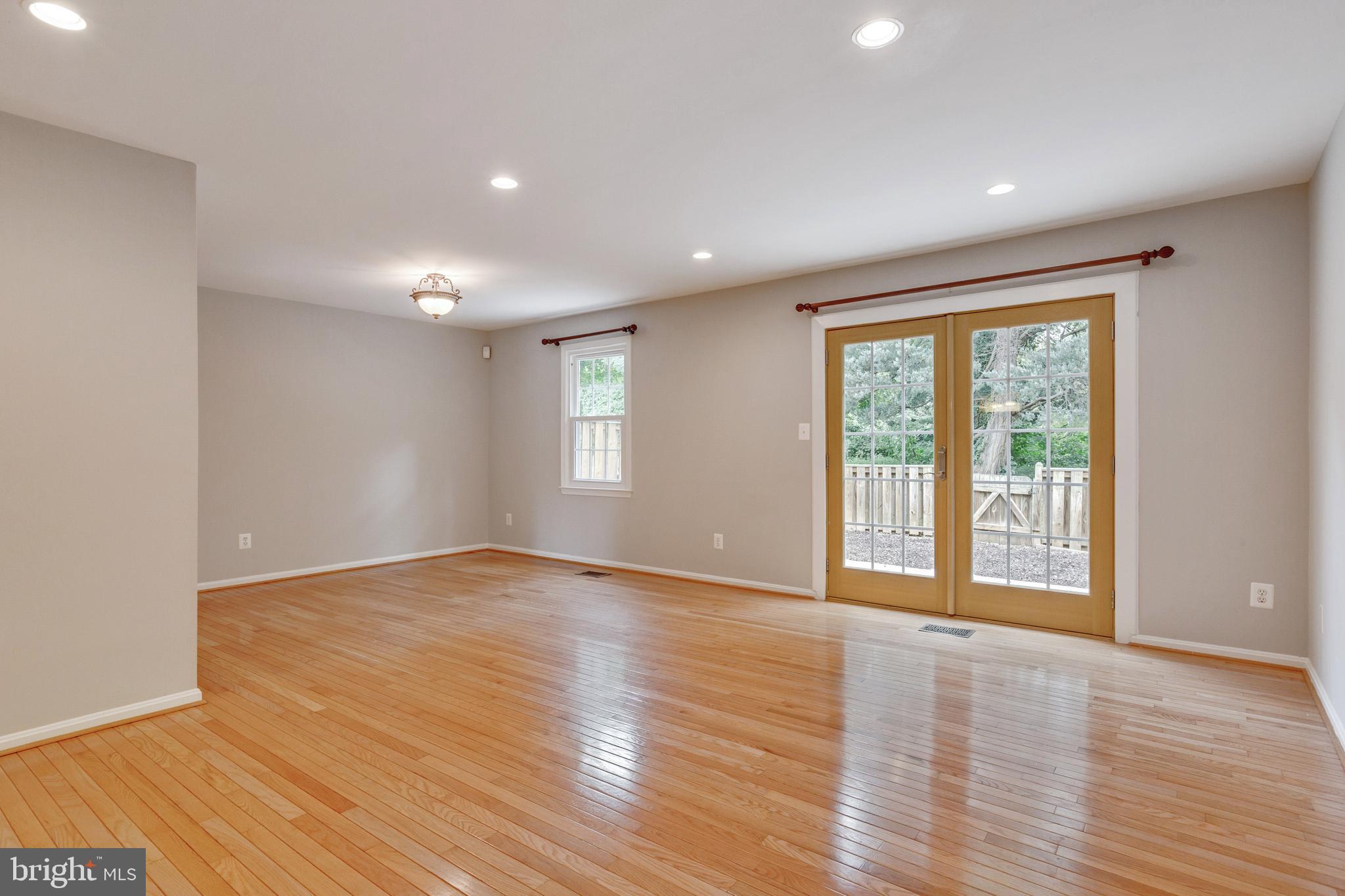 14 Oak Shade Road Gaithersburg, MD 20878 - Photo 6 of 44 Interior General