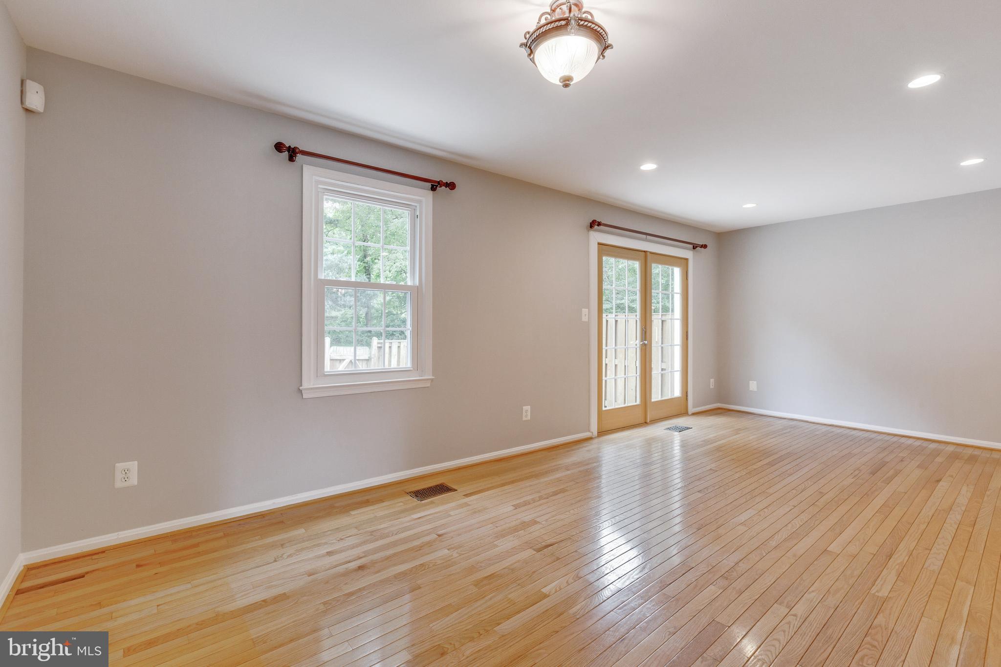 14 Oak Shade Road Gaithersburg, MD 20878 - Photo 10 of 44 Gallery Image 10