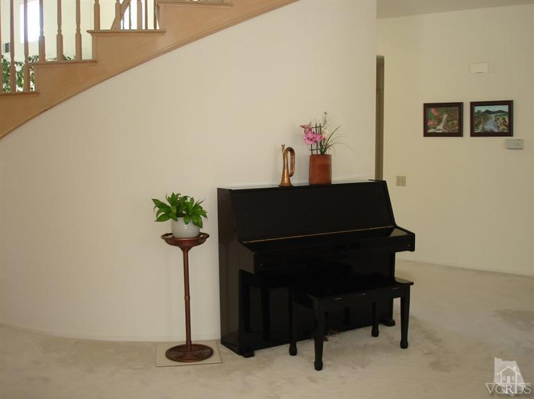 4220 Kingsview Road Moorpark, CA 93021 - Photo 14 of 54 a living room with furniture