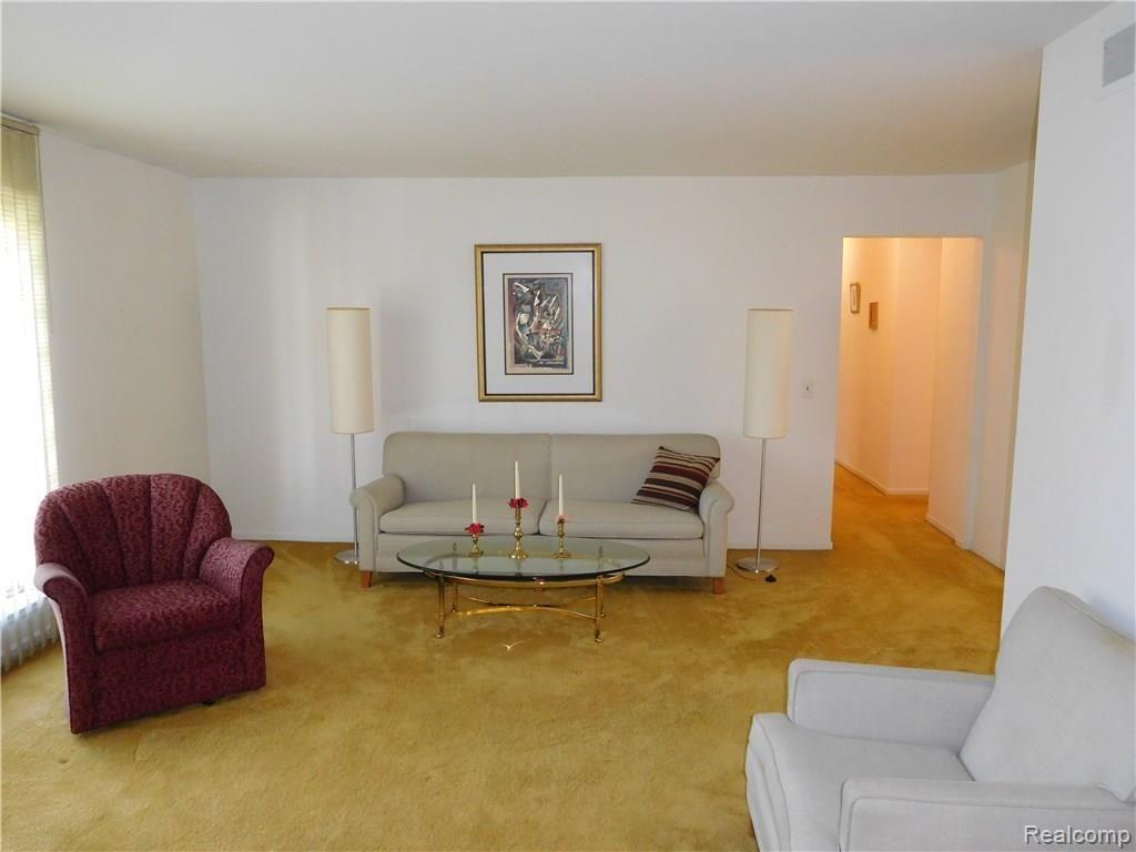 29616 Middlebelt Road Farmington Hills, MI 48334 - Photo 3 of 23