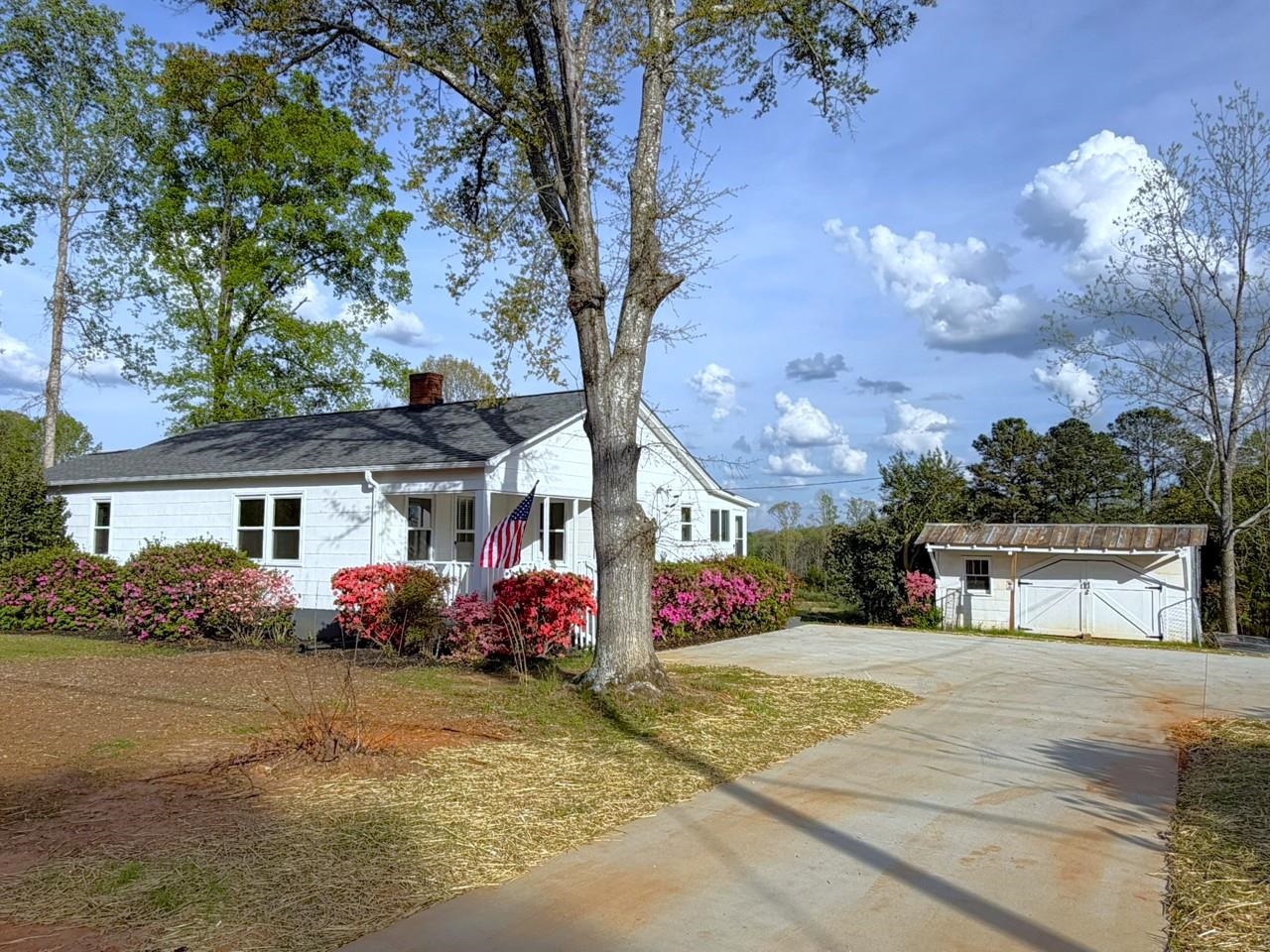 764 Bethesda Road Spartanburg, SC 29302 - Photo 1 of 39