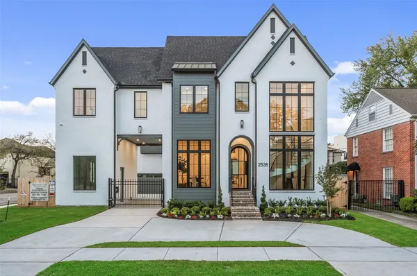 $2,850,000 | 2538 Addison Road, Houston, TX 77030