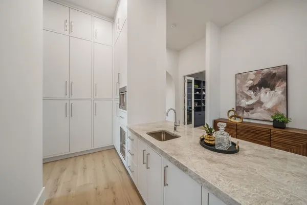 $2,850,000 | 2538 Addison Road, Houston, TX 77030